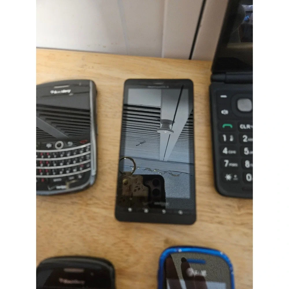 Vintage Cell Phone Lot 5pc BlackBerry Motorola Samsung Droid Curve Flip As-Is